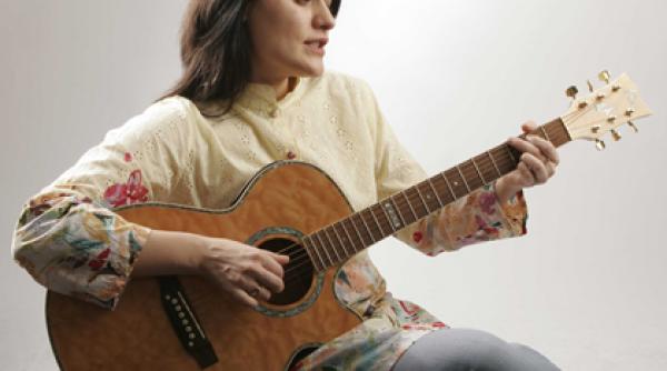 un altfel de album se va lansa luna patrata pe pamant