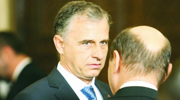 traian b aring sescu geoana sa si puna centura de castitate