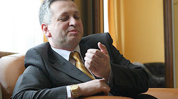 relu fenechiu evacuat din cladirea prefecturii iasi