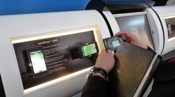 tehnologie si gps urile au inceput sa vorbeasca la telefon