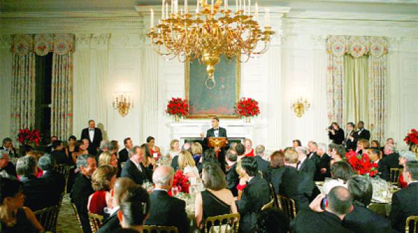 muzica distractie sampanie si caviar la casa alba