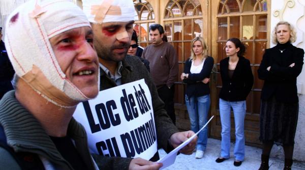 muncesti platesti uneori cu viata jurnalistii superoameni o specie pe cale de aparitie