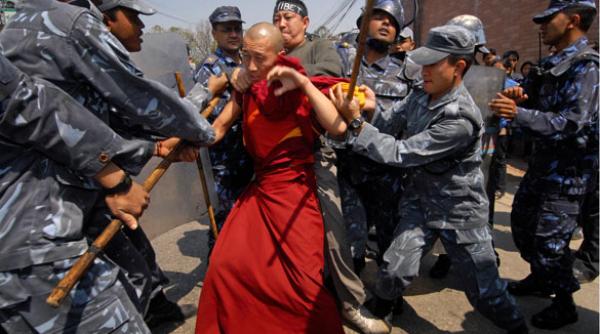 93 de calugari tibetani arestati in china