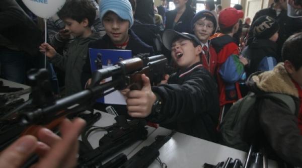 copiii priceputi in treburile politiei