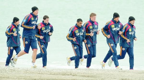 tricolorii se antreneaza pe plaja