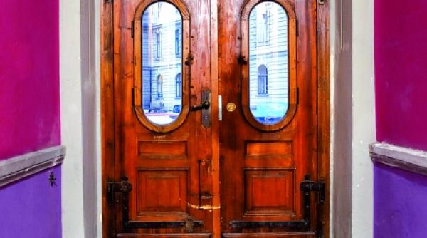 element surpriza tapetul ca pardoseala