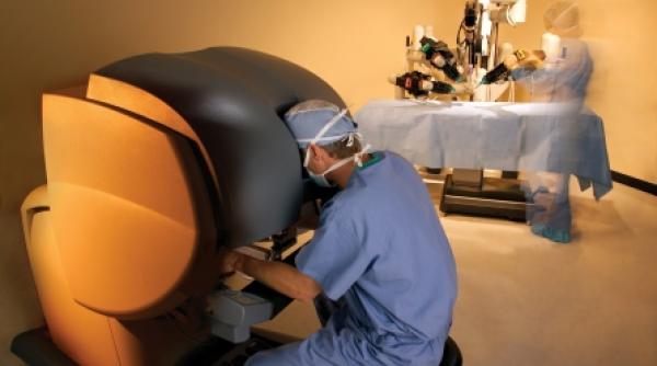 200 de operatii cu da vinci