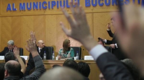 injuraturi si huiduieli la consiliul capitalei