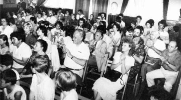 facs studentii si cantecele patriotice