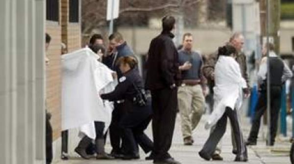 morti raniti si ostatici