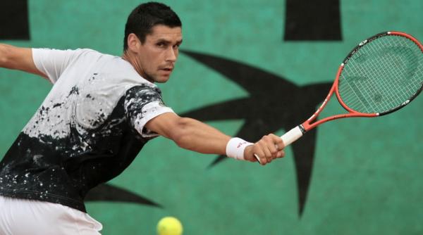 victor hanescu s a calificat in turul doi la casablanca
