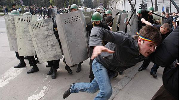 new york times protestele din republica moldova alimentate cu ajutorul retelei twitter