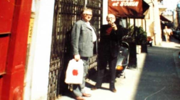 simt pe buze atingerea tepilor barbii lui