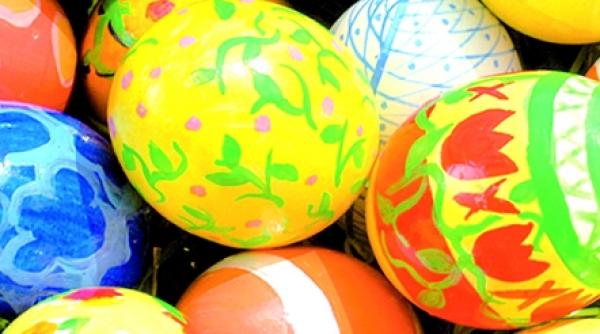 decor pentru masa de pasti