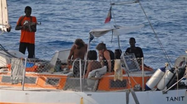 alti cinci romani rapiti de piratii somalezi