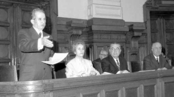 ceausescu a interzis prin lege imprumuturile externe