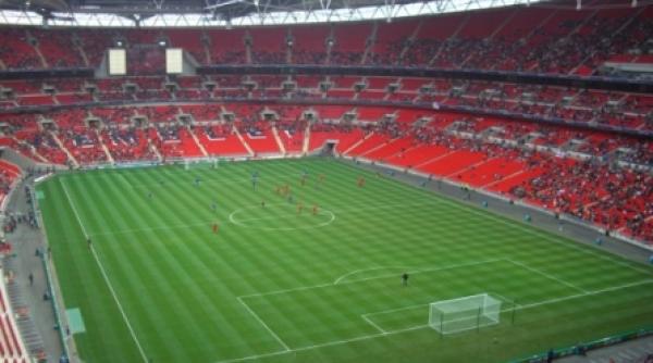 gazonul de pe wembley s a ofilit