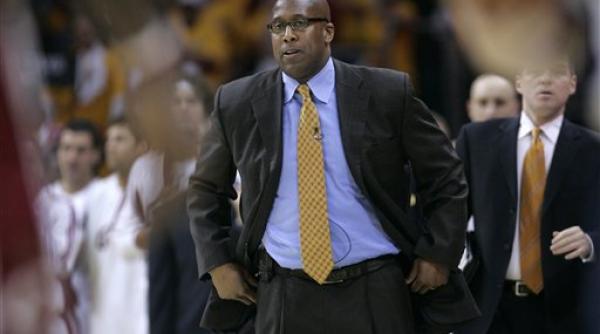 mike brown antrenorul anului in nba
