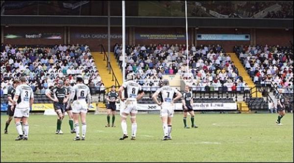 suporteri gonflabili pentru rugby ul englez