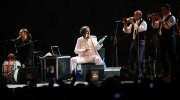 surpriza de la malul marii