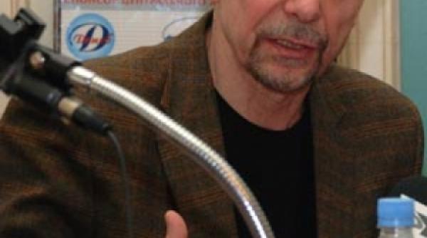 rusia un militant pentru drepturile omului ii vrea pe lenin si stalin adusi in fata justitiei