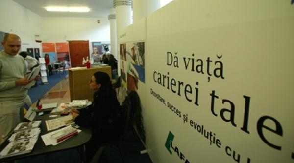 se cauta profesionisti pe salarii mici