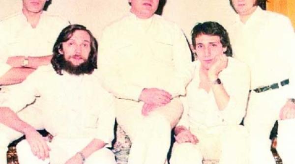 spionaj prin oglinda la continental