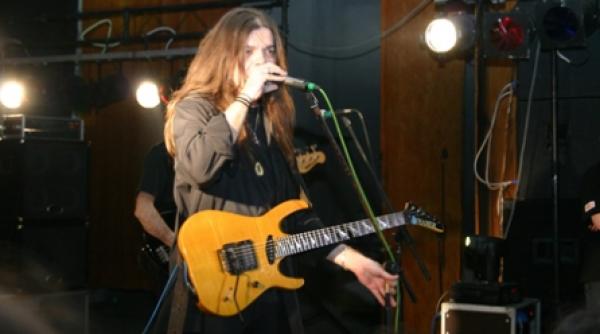 celelalte cuvinte la sala palatului