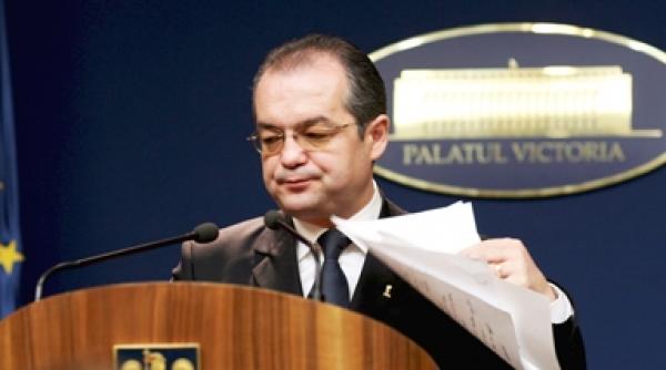 autoritatile zboara 4 000 de directori