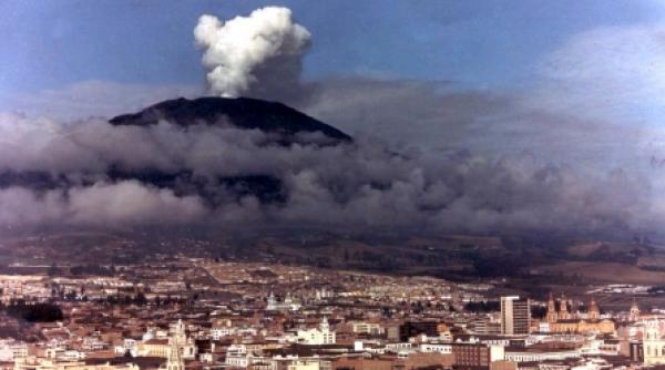 galeras a erupt din nou