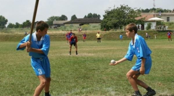 inca se mai joaca oina a inceput editia 110 a campionatului national scolar