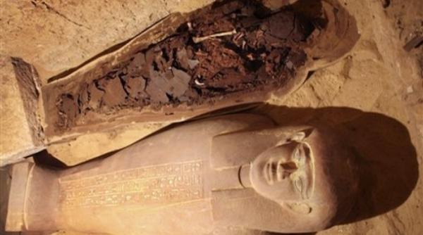 zeci de mumii in varsta de 4 000 de ani descoperite in apropierea unei oaze