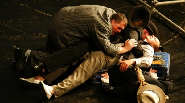 teatrul din sibiu prezinta in turcia doua spectacole regizate de silviu purcarete