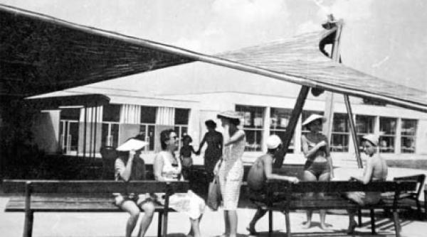 bar de zi si uneori de noapte