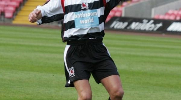 scapat ca prin minune de moarte paul gascoigne revine pe terenul de fotbal