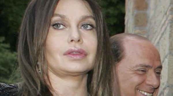 sotia lui berlusconi vrea sa divorteze