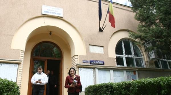 basescu ameninta profesorii cu somajul