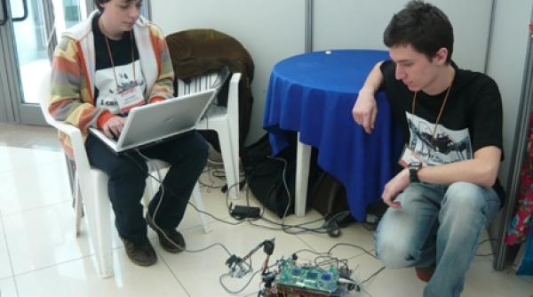 doi elevi romani la cel mai mare targ de stiinta din lume