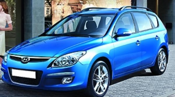 hyundai i30 small family car