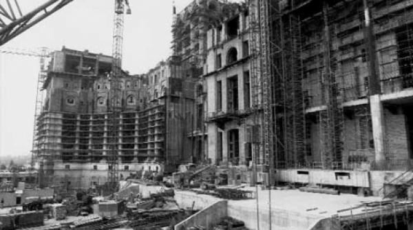 sambata la ora 12 00 venea ceausescu la casa republicii