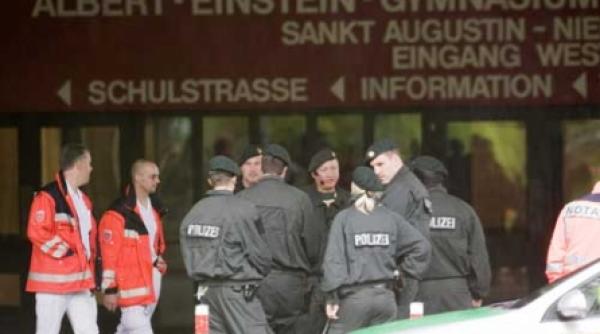atac cu arma alba intr un liceu din germania