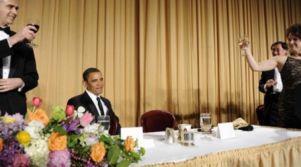 obama se ia singur peste picior