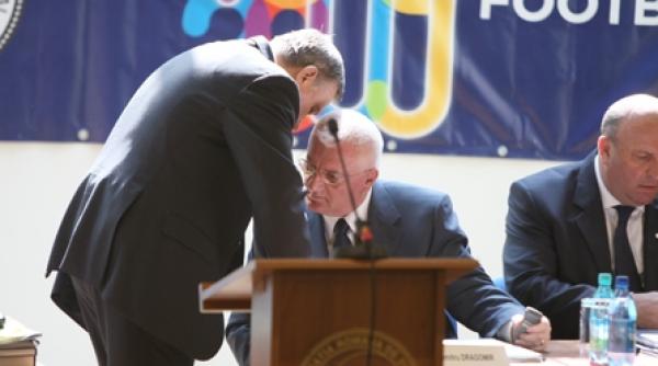 centenar cu coruptie