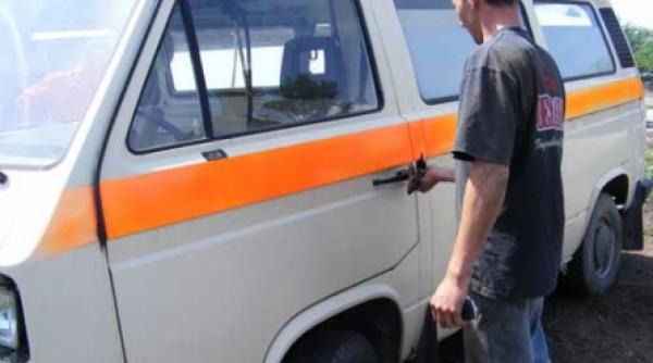 gorj ambulanta transformata in dric cu girofar