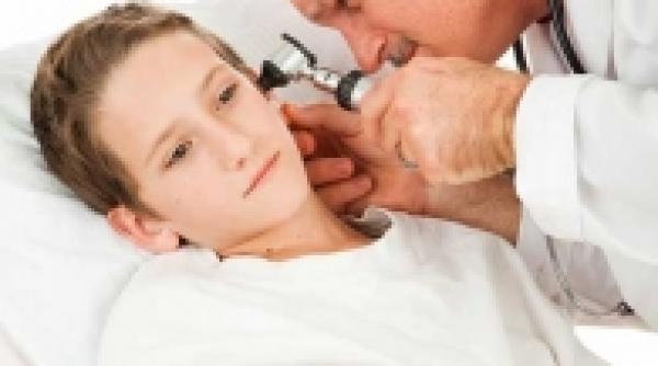 implantul care ii face pe surzi sa auda