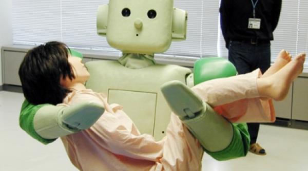 roboti de casa dar si de front