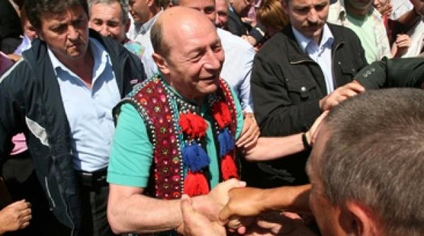 traian basescu indecis emil boc la incalzire