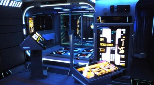 un britanic si a transformat apartamentul in naveta spatiala foto