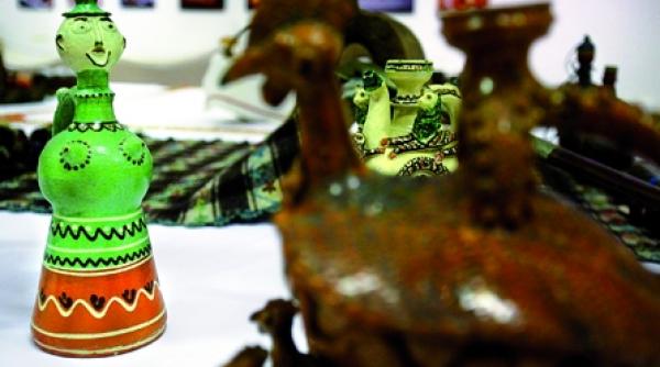 colectii de povesti din lumea satului