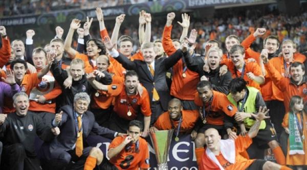lucescu si rat au castigat ultima cupa uefa
